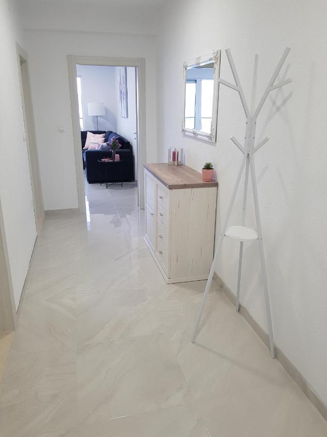 La Vista Apartments ミミツェ エクステリア 写真