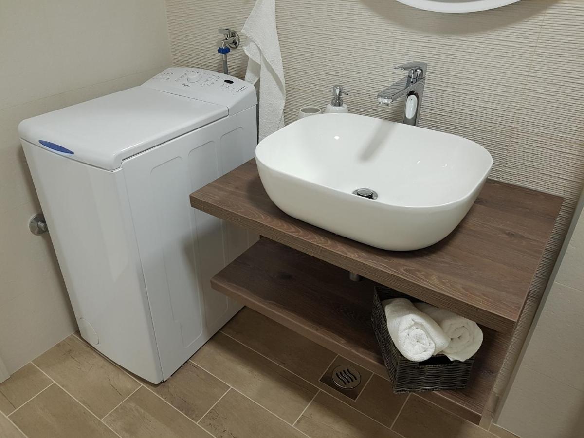 La Vista Apartments ミミツェ エクステリア 写真