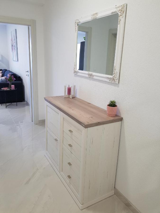 La Vista Apartments ミミツェ エクステリア 写真