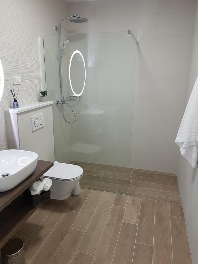 La Vista Apartments ミミツェ エクステリア 写真